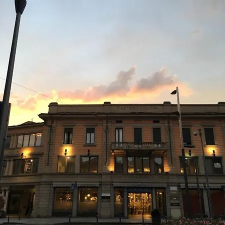 Quarenghi16 Гостевой дом 2*
