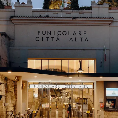 Quarenghi16 Гостевой дом 3*