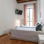 Quarenghi16 בית הארחה 3*