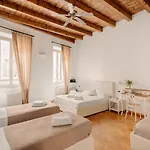 Quarenghi16 בית הארחה