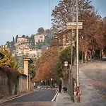 Quarenghi16 בית הארחה